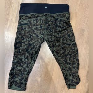 #22 Lululemon Leggings - below knee, army green camo, size 8